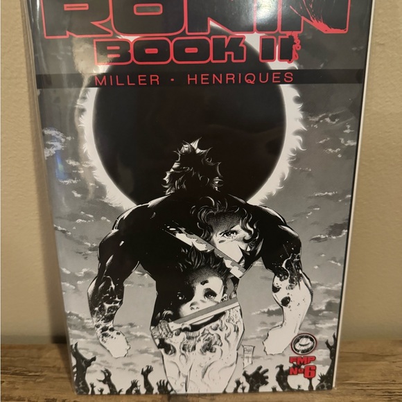 Frank Miller's Ronin Book II Comic Set - Picture 7 of 7